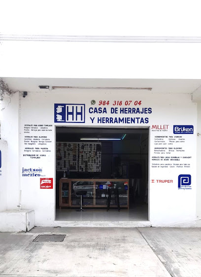 Casa Herrajes y Herramientas Tulum en Tulum